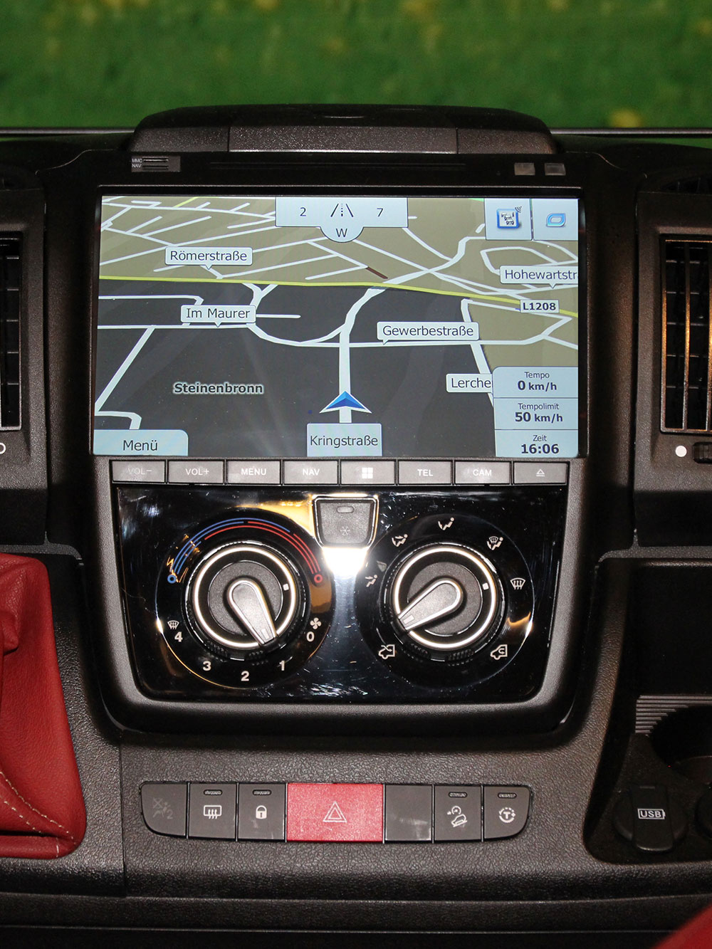 FIAT Ducato navigatie 10.2 Touchscreen parrot carkit apple android auto DAB+