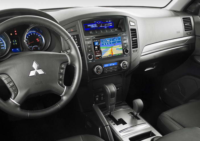Navigatie Mitsubishi Pajero 2006-2012 dvd carkit android 9 usb 