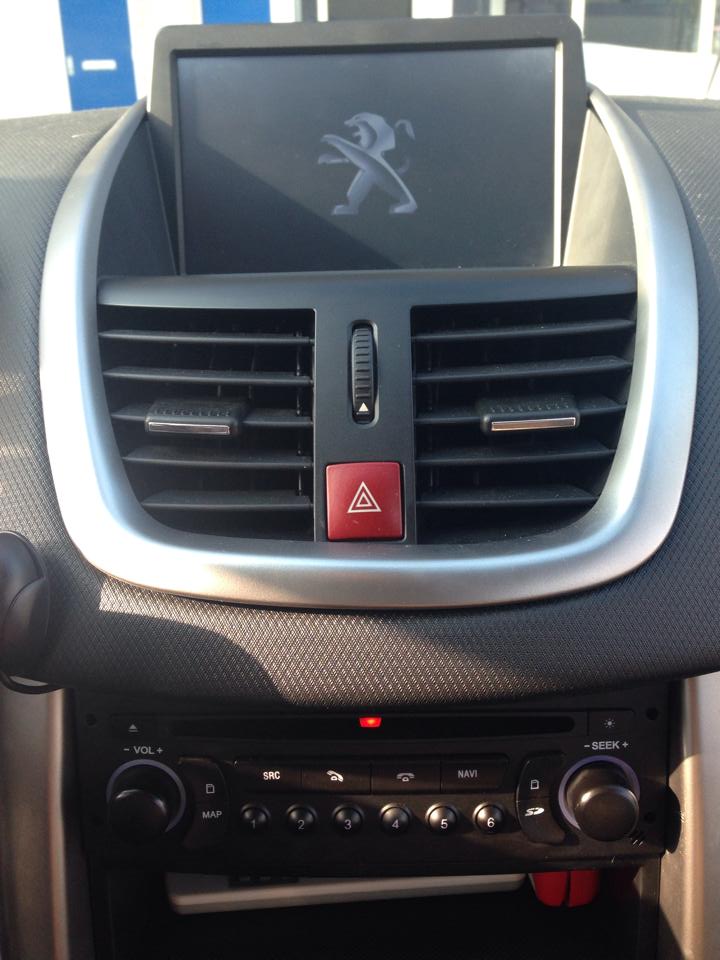 Peugeot 207 radio navigatie dvd carkit android 12 draadloos apple carplay android auto usb 64GB