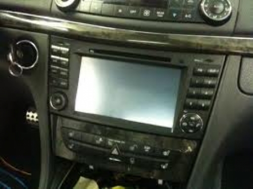 Mercedes CLS 2004-2010 navigatie dvd Parrot Carplay Android Auto DAB+